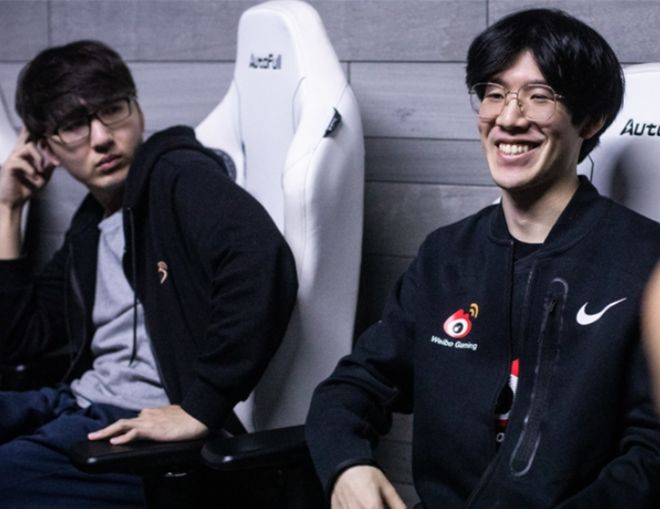 端打得行云 端打得行云