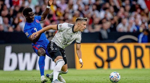 赛的蓬勃发 赛的蓬勃发